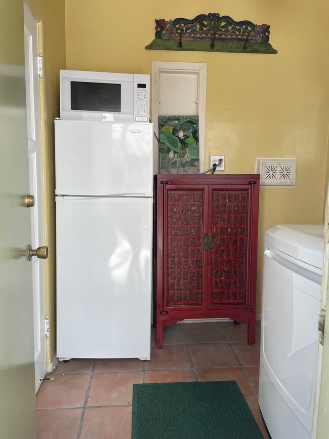 8140 Blackburn Ave, Unit 0 in Los Angeles, CA - Building Photo - Building Photo