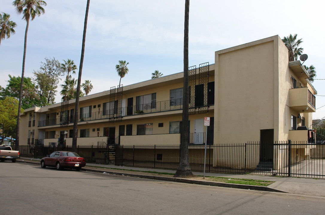 4956 Romaine St in Los Angeles, CA - Building Photo