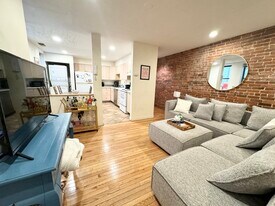 111 Gainsborough St, Unit 01 in Boston, MA - Building Photo