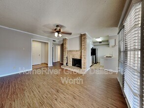 16301 Ledgemont Ln in Addison, TX - Building Photo - Building Photo