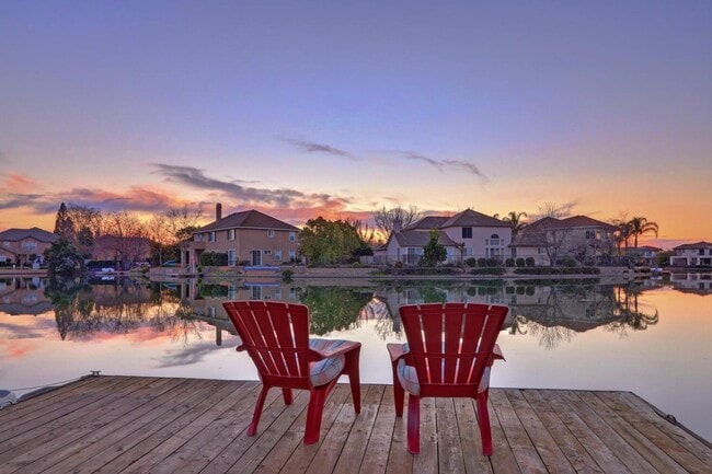 property at 3601 W Island Ct