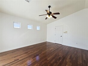 6291 Dollar Bill Ct in Las Vegas, NV - Foto de edificio - Building Photo