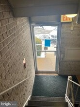 30 Canterbury Square-Unit -202 in Alexandria, VA - Foto de edificio - Building Photo