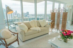 600 NE 27th St, Unit 2605 in Miami, FL - Building Photo