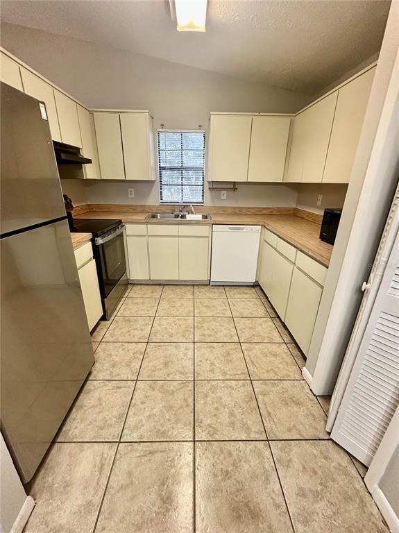 5487 Sawyer Rd in Tampa, FL - Building Photo - Building Photo