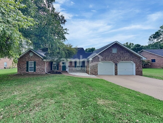 property at 1013 Victoria Ln W