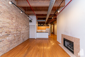 375 W Erie St, Unit 508 in Chicago, IL - Building Photo - Building Photo