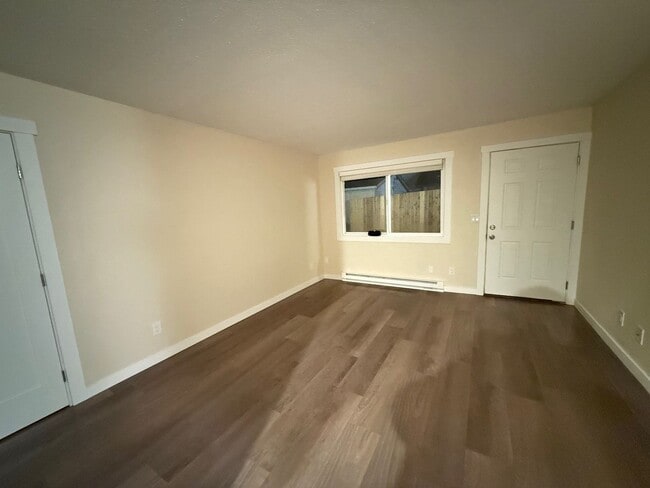 1860 Myrtle St in North Bend, OR - Building Photo - Building Photo