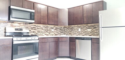 239 Malibu Dr in Bolingbrook, IL - Foto de edificio - Building Photo