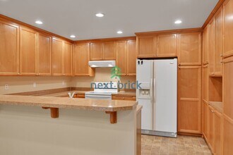 245 Russell Rd in Camano, WA - Building Photo - Building Photo