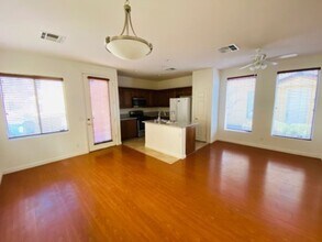 8098 Watauga Ave in Las Vegas, NV - Building Photo - Building Photo