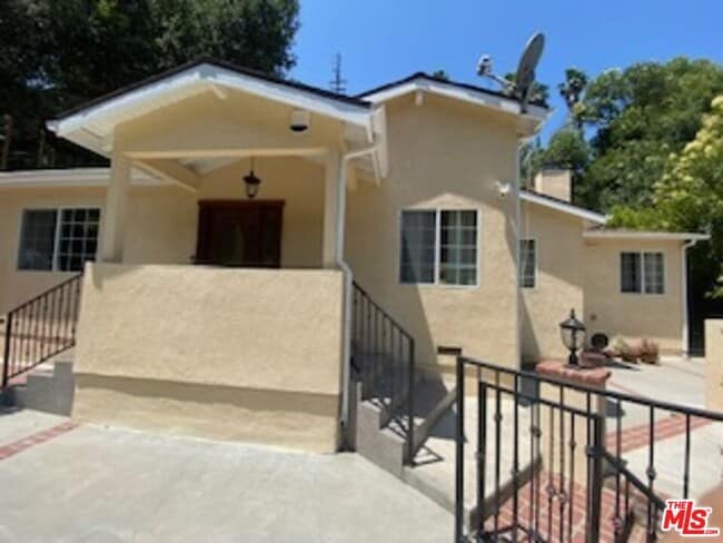 property at 3967 Oeste Ave