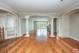 450 N Maple Dr in Beverly Hills, CA - Building Photo - Building Photo