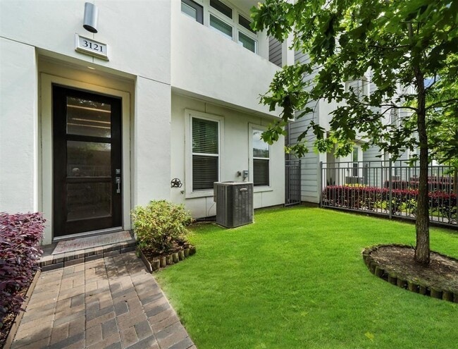 property at 3121 Leeland St