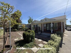 220 Payran St in Petaluma, CA - Building Photo