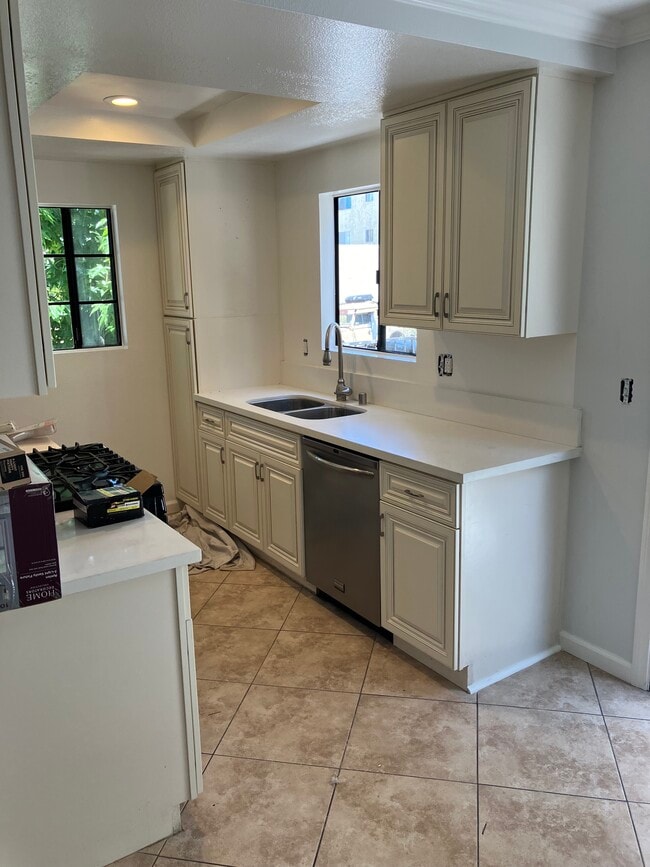 500 S 3rd St, Unit #B in Burbank, CA - Foto de edificio - Building Photo