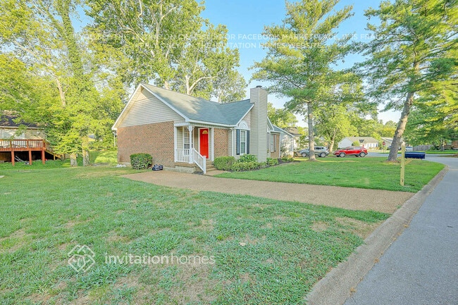 property at 1557 Nottingham Dr