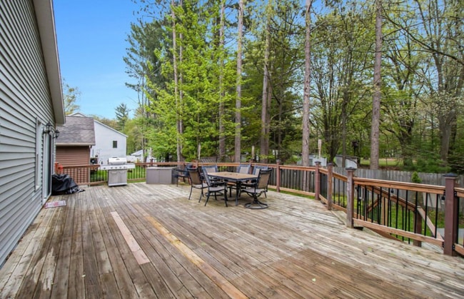 601 Sands St in Pentwater, MI - Building Photo - Building Photo