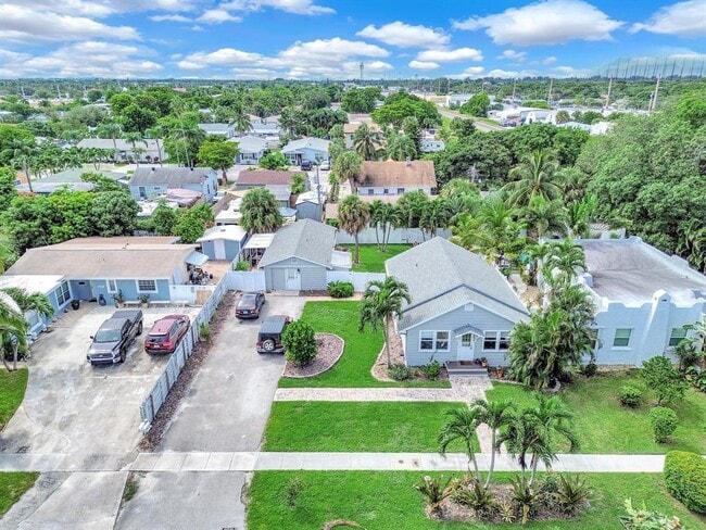 property at 524 Palmetto St