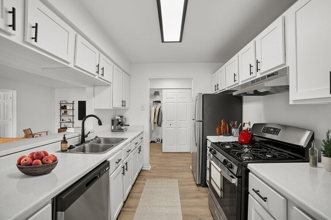 ReNew Woodland Ranch North in Kentwood, MI - Building Photo