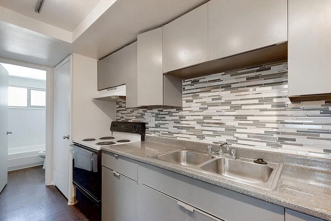 809 N Dexter St in Denver, CO - Building Photo