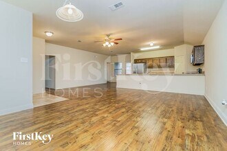 607 Canvas Ct in Lancaster, TX - Building Photo - Building Photo