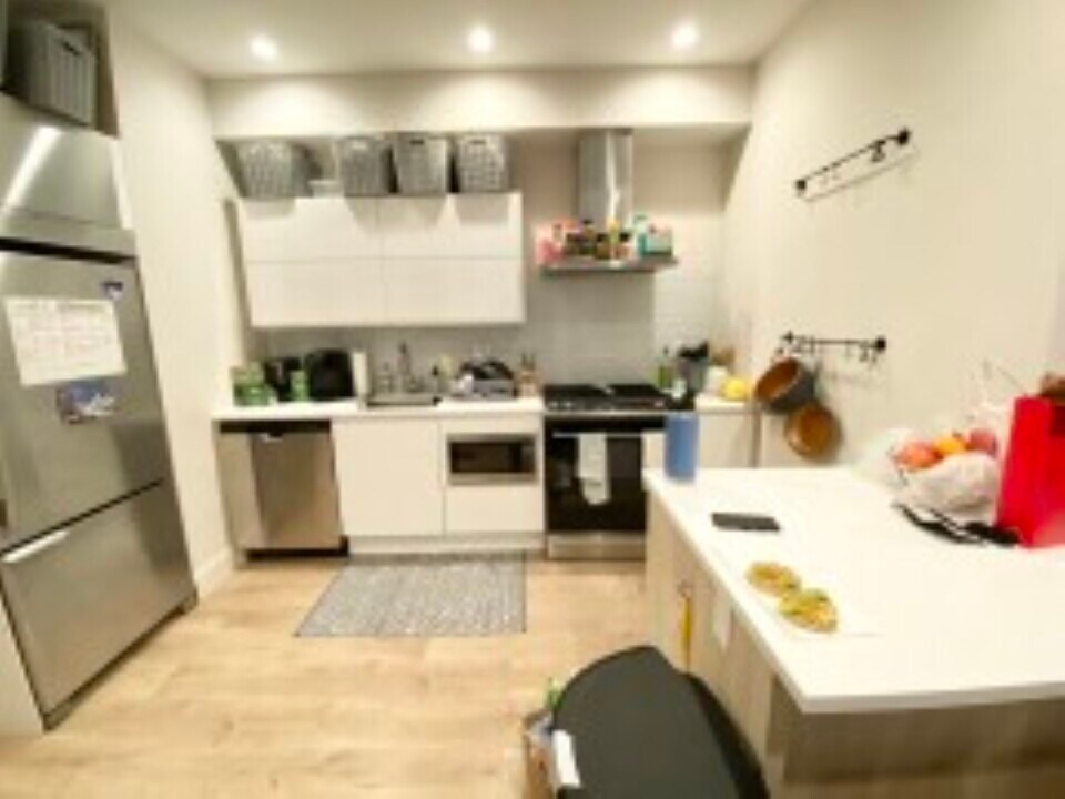 118 Buttonwood St, Unit 1 in Boston, MA - Foto de edificio