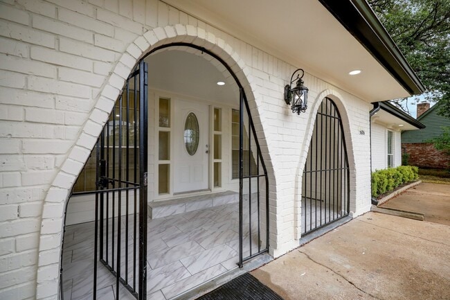 property at 5506 Bent Bough Ln