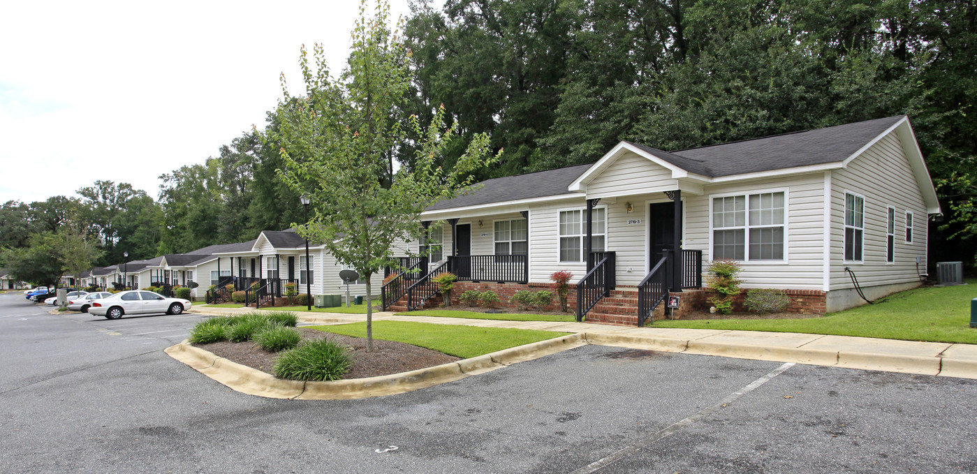 Catana Court in Tallahassee, FL - Building Photo