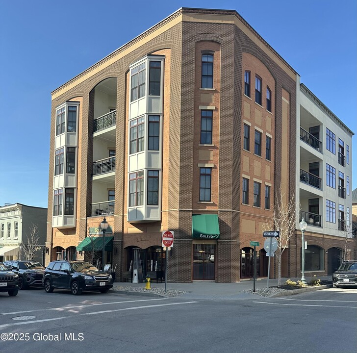 55 Phila St in Saratoga Springs, NY - Building Photo