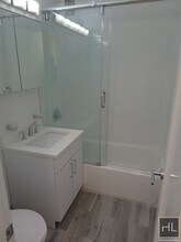 East 81st St in New York, NY - Building Photo - Building Photo