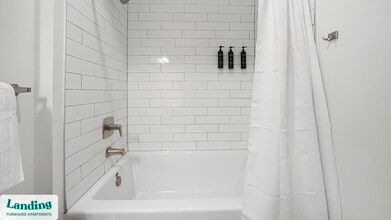 2800 Milan Ct in Birmingham, AL - Foto de edificio - Building Photo