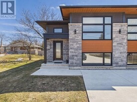 1085 Sutton St in Kincardine, ON - Building Photo