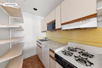 4 W 90th St in New York, NY - Building Photo - Building Photo