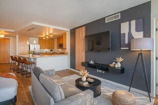 44 W Monroe St in Phoenix, AZ - Building Photo