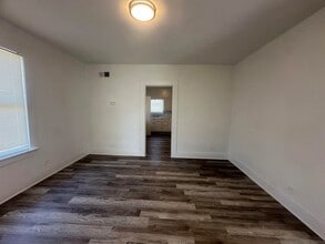 2420 Wilson St in Beaumont, TX - Building Photo - Building Photo
