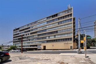1800 Lavaca St, Unit A-703 in Austin, TX - Building Photo - Building Photo