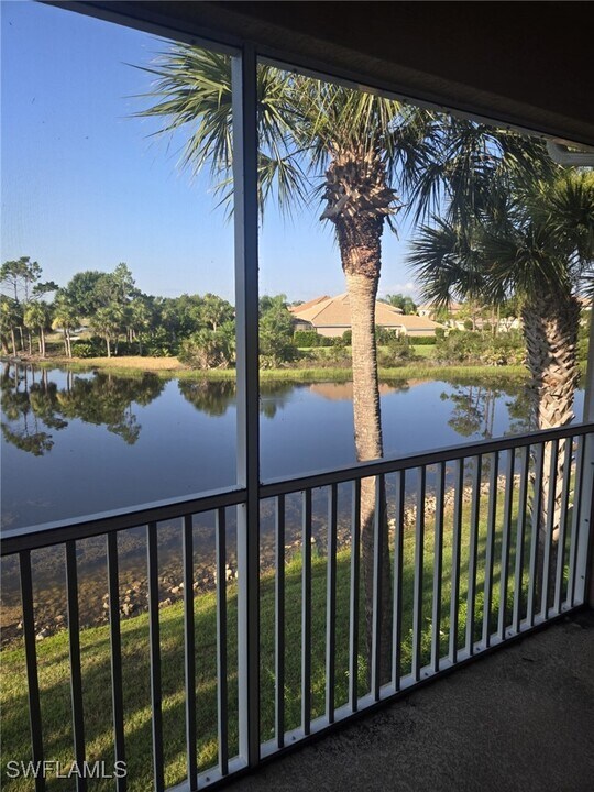 10344 Whispering Palms Dr in Ft. Myers, FL - Building Photo