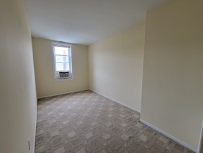 719 Corinthian Ave in Philadelphia, PA - Building Photo - Building Photo