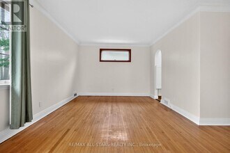 62 Larwood Blvd in Toronto, ON - Building Photo - Building Photo