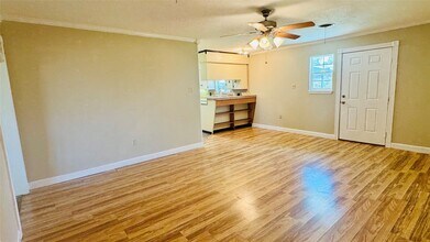 1607 Hartt Dr in Baytown, TX - Building Photo - Building Photo