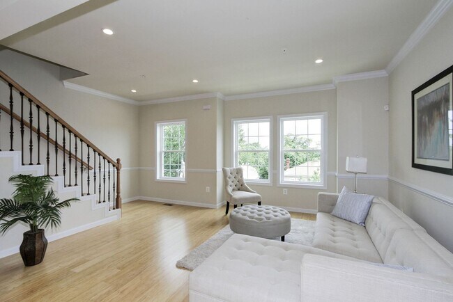 property at 4229 Hayes St NE