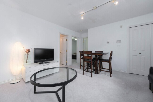 1122 W 41st Ave in Vancouver, BC - Building Photo - Building Photo