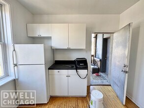 3044 W Wellington Ave, Unit 1 in Chicago, IL - Building Photo - Building Photo