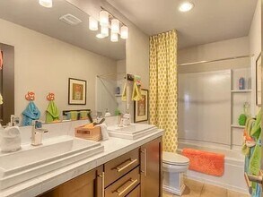 4028 223rd Pl SE in Bothell, WA - Foto de edificio - Building Photo