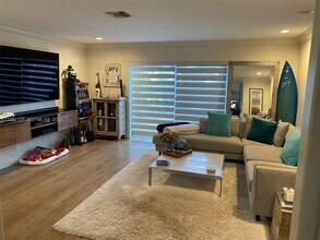 101 NE 8th Ave in Fort Lauderdale, FL - Building Photo - Building Photo