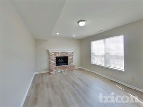 828 Treyburn Green Dr in Indianapolis, IN - Building Photo - Building Photo