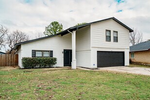 1121 Via Del Rey in Mesquite, TX - Building Photo