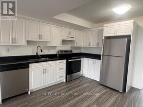 77 Vedette Wy in Vaughan, ON - Building Photo - Building Photo
