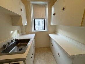 1188 Commonwealth Ave, Unit D in Boston, MA - Foto de edificio - Building Photo